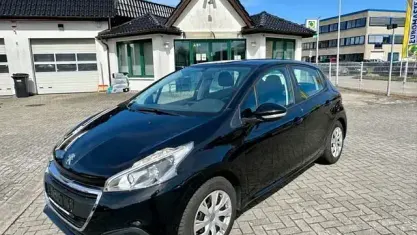 Używany Peugeot 208 Active 68 KM (50 kW) 2016 Czarny Hatchback