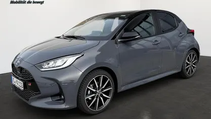 Strom grey/ schwarz Gebraucht 2025 Toyota Yaris Hybrid Sport Kleinwagen | 29.560 € (Fairer Preis)