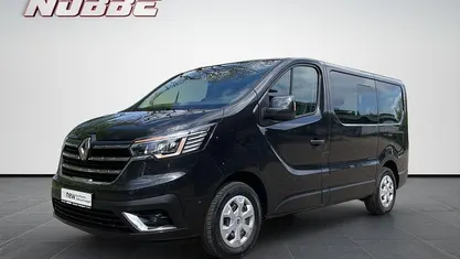 Tenebroschwarz metallic Gebraucht 2022 Renault Trafic Life Van / Kleinbus | 32.900 € (Guter Preis)