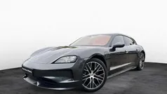Vulkangraumetallic Gebraucht 2025 Porsche Taycan Sport Turismo Limousine | 121.870 € (Fairer Preis)