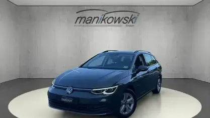 Używany VW Golf VIII Life 131 KM (96 kW) 2023 Szary Kombi