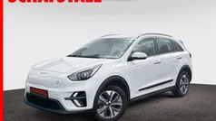 Weiss ((ud) schneeweiß) Gebraucht 2022 Kia e-Niro 3 SUV | 18.979 € (Guter Preis)
