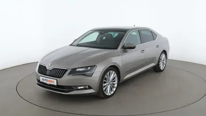 Gebraucht Skoda Superb LAURIN & KLEMENT 180 PS (132 kW) 2018 Grau Limousine