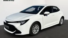 Weiß Gebraucht 2024 Toyota Corolla Business Edition Limousine | 26.490 € (Fairer Preis)