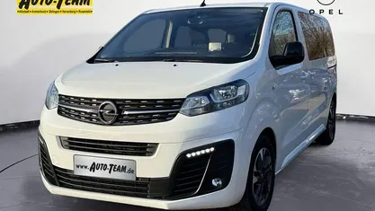 Weiß Gebraucht 2022 Opel Zafira Life Edition Van / Kleinbus | 35.800 € (Fairer Preis)