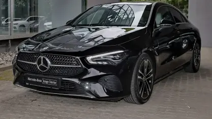 Gebraucht Mercedes CLA180 Progressive 136 PS (100 kW) 2025 Metalliclack kosmosschwarz Limousine