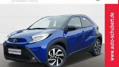 Juniper blue metallic Gebraucht 2024 Toyota Aygo Team Kleinwagen | 17.680 € (Fairer Preis)