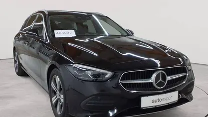 Obsidianschwarz metallic Gebraucht 2022 Mercedes C200 Avantgarde Kombi | 25.690 € (Fairer Preis)