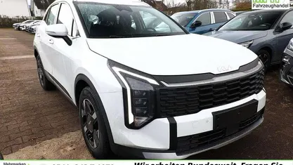 Deluxe weiß metallic Neu 2025 Kia Sportage SUV | 31.186 € (Guter Preis)