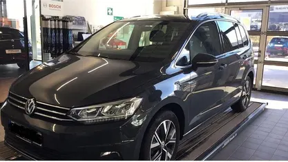 Gebraucht VW Touran Highline 150 PS (110 kW) 2020 Van / Kleinbus