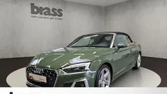 Distriktgrün metallic/verdeck schwarz Gebraucht 2025 Audi A5 Cabriolet Ambiente Cabrio | 51.700 € (Superpreis)