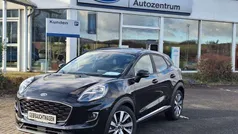 Lackierung metallic "obsidianschwarz" schwarz Gebraucht 2023 Ford Puma Titanium X Limousine | 21.390 € (Fairer Preis)