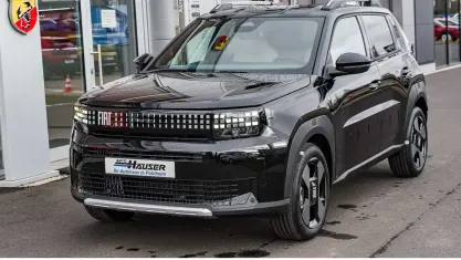 Neu Fiat Grande Panda La Prima 110 PS (80 kW) 2025 Schwarz Kleinwagen