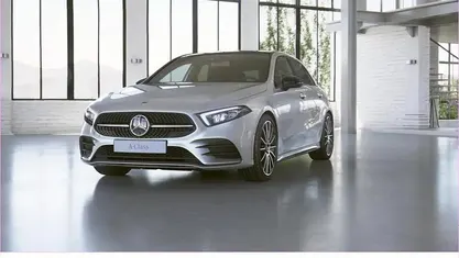 Weiß Gebraucht 2022 Mercedes A200 AMG | 26.970 € (Fairer Preis)