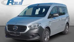 Silber helvinsilber metallic Gebraucht 2024 Mercedes eCitan Kombi | 28.900 € (Fairer Preis)