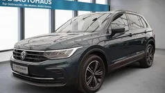 Blau Gebraucht 2023 VW Tiguan Life SUV | 28.580 € (Fairer Preis)