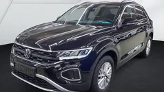 Schwarz Gebraucht 2024 VW T-Roc Life SUV | 23.490 € (Fairer Preis)