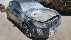 Schwarz perla nera Gebraucht 2025 Peugeot 208 GTi Kleinwagen | 4.900 €