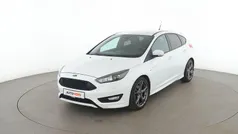 Weiß Gebraucht 2016 Ford Focus ST-Line Limousine | 13.600 € (Fairer Preis)