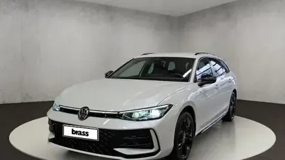 Gebraucht VW Passat R-line 150 PS (110 kW) 2026 Oryxweiß perlmutteffekt Kombi