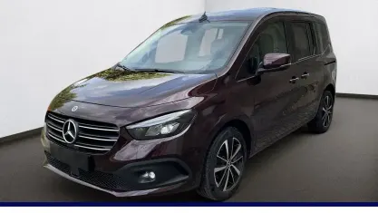 Gebraucht Mercedes T180 Edition 116 PS (85 kW) 2023 Rubellitrot Van / Kleinbus