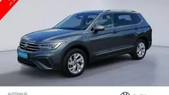Platinum grey metallic Gebraucht 2024 VW Tiguan Allspace Life SUV | 31.949 € (Superpreis)