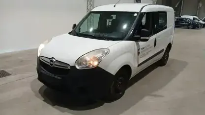 Gebraucht Opel Combo 95 PS (69 kW) 2016 Weiss Van / Kleinbus