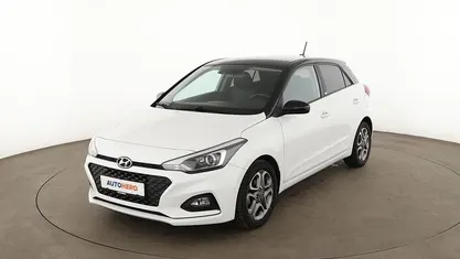 Gebraucht Hyundai i20 Advantage 84 PS (61 kW) 2020 Weiß Kleinwagen