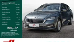 Grau / quarzgrau (metallic) Gebraucht 2022 Skoda Octavia Ambition Kombi | 21.990 € (Guter Preis)