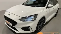 Weiß Gebraucht 2019 Ford Focus ST-Line Kombi | 13.950 € (Etwas zu teuer)