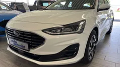 Frostweiß Gebraucht 2024 Ford Focus Titanium Limousine | 24.990 € (Fairer Preis)