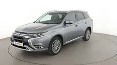Grau Gebraucht 2019 Mitsubishi Outlander Top SUV | 25.100 € (Fairer Preis)