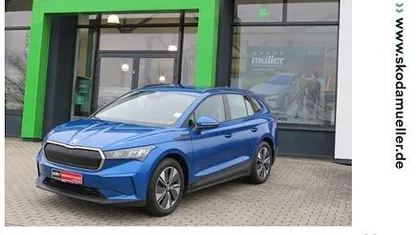 Blau (race blue) Gebraucht 2023 Skoda Enyaq iV Loft SUV | 28.690 € (Guter Preis)