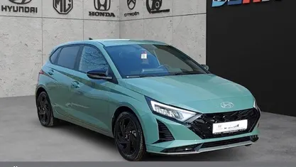 Neu Hyundai i20 Blackline 90 PS (66 kW) 2026 Schwarz Kleinwagen