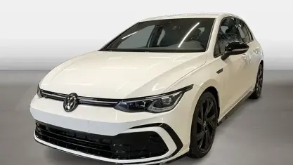 Gebraucht VW Golf VIII R-line 150 PS (110 kW) 2023 Pure white Limousine