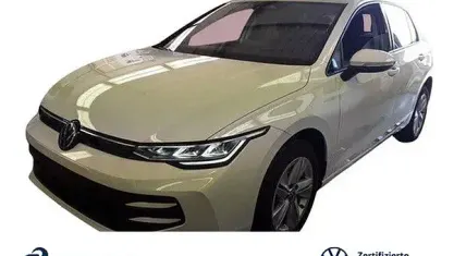 Gebraucht VW Golf VIII Life 116 PS (85 kW) 2025 Pure white Limousine