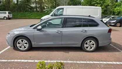 Gebraucht VW Golf VIII 150 PS (110 kW) 2021 Grau Kombi