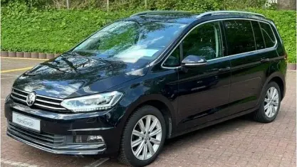 Gebraucht VW Touran Highline 150 PS (110 kW) 2017 Schwarz Van / Kleinbus