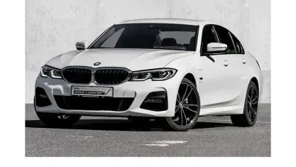Gebraucht BMW 320e M Sport 204 PS (150 kW) 2022 Weiß Limousine