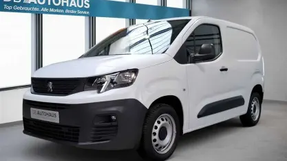 Gebraucht Peugeot Partner Premium 102 PS (75 kW) 2021 Weiß Van / Kleinbus