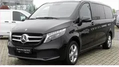 Schwarz Gebraucht 2023 Mercedes V250 Van / Kleinbus | 54.450 € (Fairer Preis)