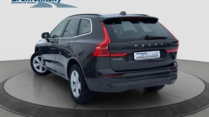 Gebraucht Volvo XC60 Momentum 197 PS (144 kW) 2022 Grau SUV