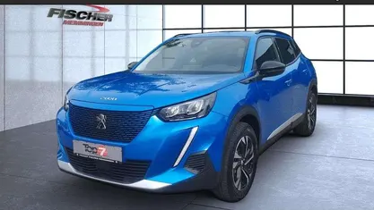 Weiß Gebraucht 2022 Peugeot e-2008 Allure SUV | 19.990 € (Fairer Preis)