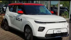 Schneeweiss Gebraucht 2023 Kia Soul EV Inspiration SUV | 30.990 € (Fairer Preis)