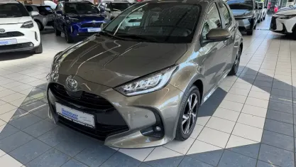 Gebraucht Toyota Yaris Hybrid Team 116 PS (85 kW) 2024 Braun Kleinwagen