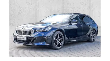 Gebraucht BMW 520 Performance 360 PS (264 kW) 2025 Schwarz Kombi