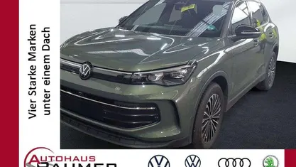 Gebraucht VW Tiguan Goal 150 PS (110 kW) 2025 Grün SUV