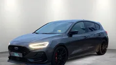 Magnetic grau metallic Gebraucht 2023 Ford Focus ST Limousine | 33.840 € (Fairer Preis)