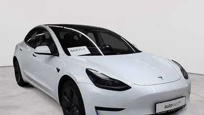 Pearl white multicoat Gebraucht 2021 Tesla Model 3 Standard Range Plus Limousine | 25.990 € (Fairer Preis)