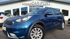 Blau Gebraucht 2016 Kia Niro Spirit SUV | 12.990 € (Etwas zu teuer)